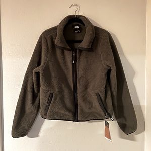 Northface cropped fleece jacket army green NWT!